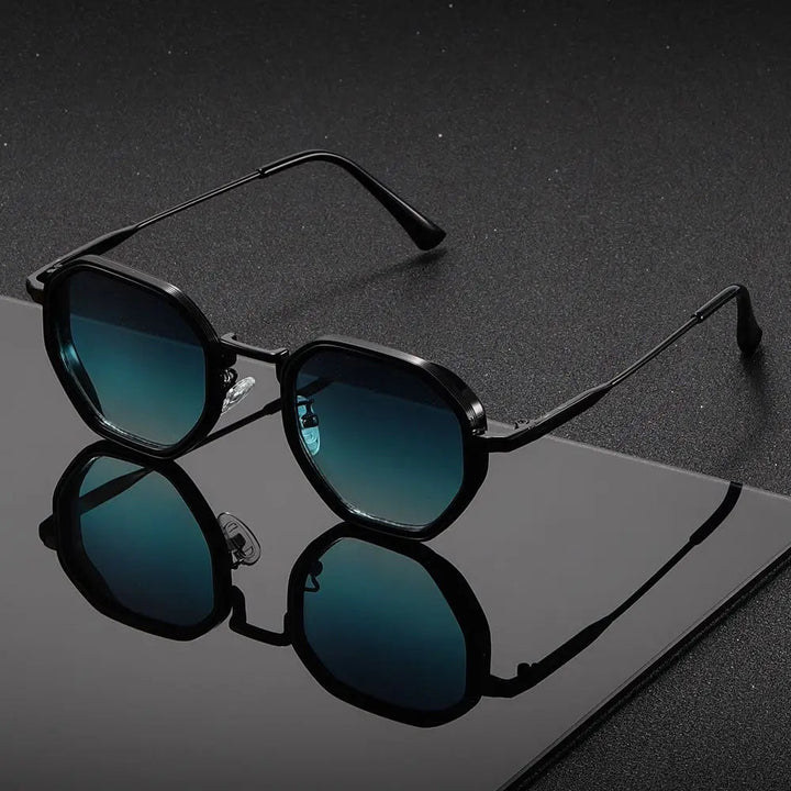 Harlow | Blackline Icon Sunglasses